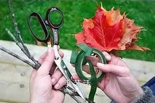 落葉制作玫瑰花圖解 楓葉玫瑰花的做法步驟 -  itrip.net.cn