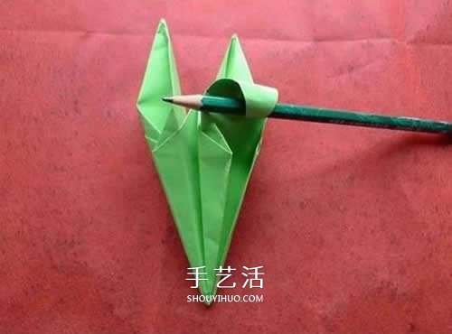 手工折疊百合花圖解 簡單紙百合的折法步驟 -  itrip.net.cn