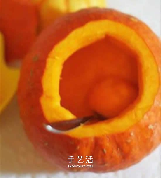 萬圣節(jié)南瓜燈的做法 用南瓜做南瓜燈的方法 -  itrip.net.cn