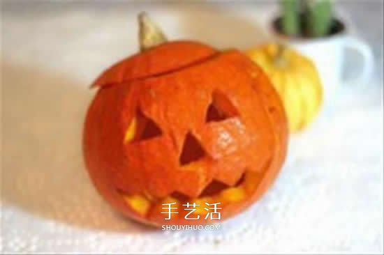 萬圣節(jié)南瓜燈的做法 用南瓜做南瓜燈的方法 -  itrip.net.cn