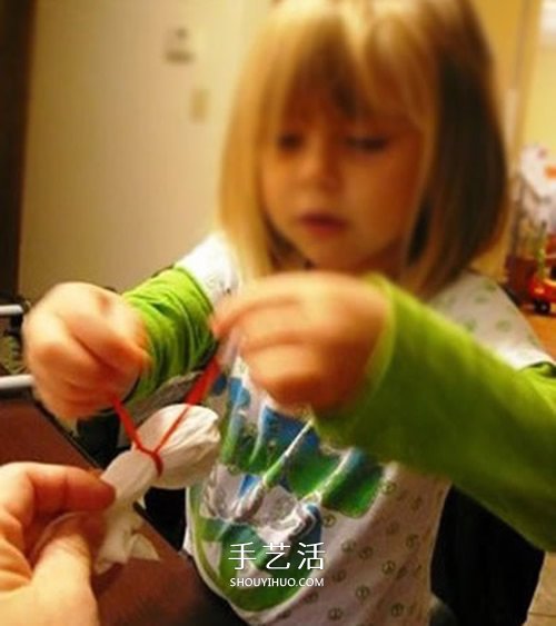 幼兒幽靈棒棒糖的做法 簡單萬圣節(jié)棒棒糖DIY -  itrip.net.cn