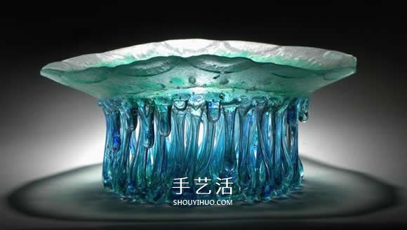 滴落的彩色玻璃雕塑 幻化成水母般的精采姿態(tài) -  itrip.net.cn