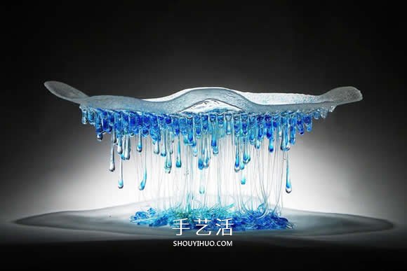 滴落的彩色玻璃雕塑 幻化成水母般的精采姿態(tài) -  itrip.net.cn