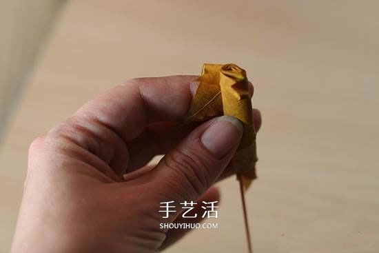 楓葉怎么做玫瑰花教程 簡單楓葉玫瑰DIY方法 -  itrip.net.cn