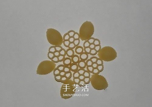 意大利面制作雪花掛飾 自制意大利面雪花方法 -  itrip.net.cn