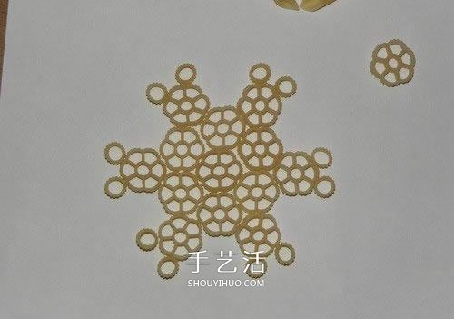意大利面制作雪花掛飾 自制意大利面雪花方法 -  itrip.net.cn