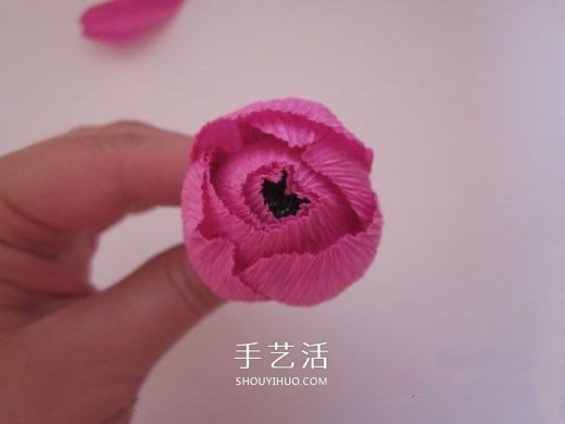 皺紋紙?zhí)枪ǖ淖龇?皺紋紙玫瑰花手工制作 -  itrip.net.cn