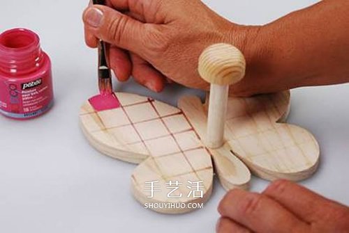 DIY蝴蝶掛衣鉤的方法 掛衣鉤美化圖解教程 -  itrip.net.cn