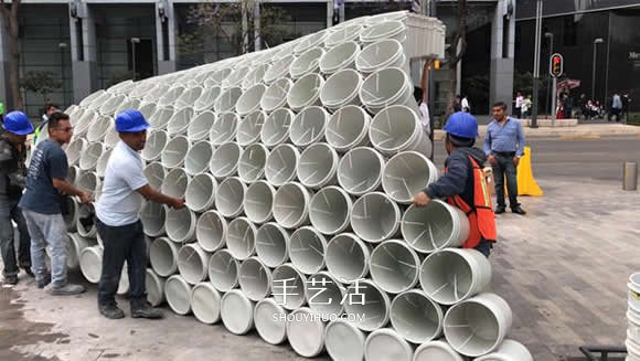 用水桶打造的裝置藝術(shù) 呼吁解決城市停車亂象 -  itrip.net.cn