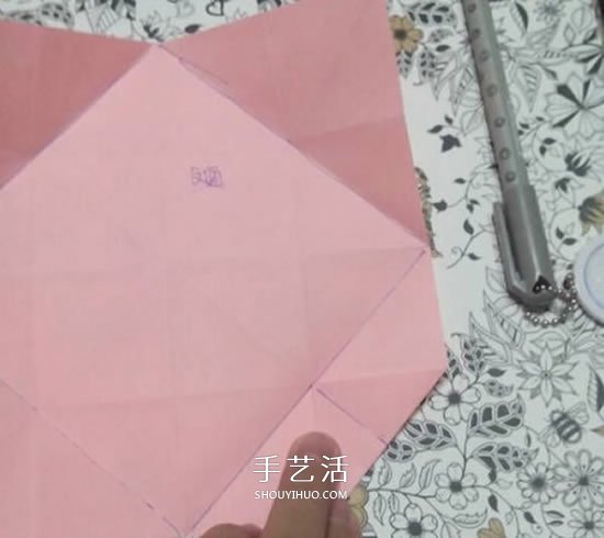 愛心相框怎么折圖解 帶心形四方相框的折法 -  itrip.net.cn