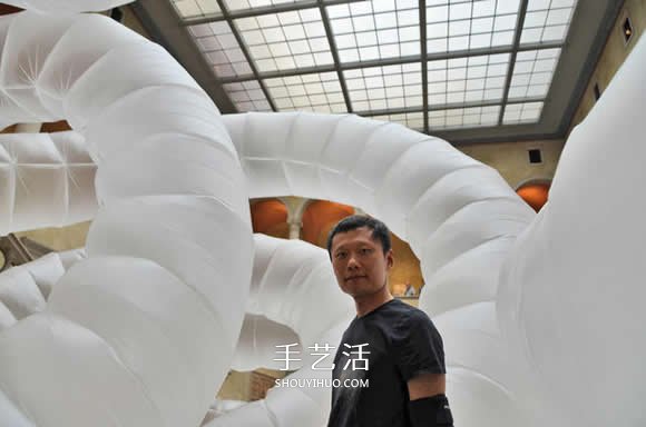 低科技動力藝術(shù)裝置 巨型蟲狀塑料薄膜雕塑 -  itrip.net.cn