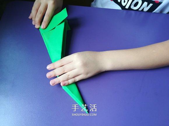 八歲小男孩的折紙分享 折紙戰(zhàn)斗機的圖解教程 -  itrip.net.cn