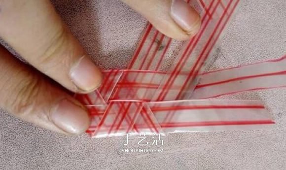 吸管折愛心怎么折圖解 吸管愛心的折法步驟 -  itrip.net.cn