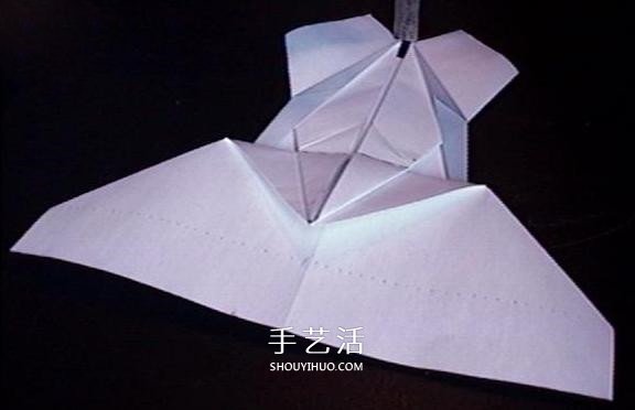 復(fù)仇者紙飛機(jī)的折法 折紙戰(zhàn)斗機(jī)的詳細(xì)圖解 -  itrip.net.cn
