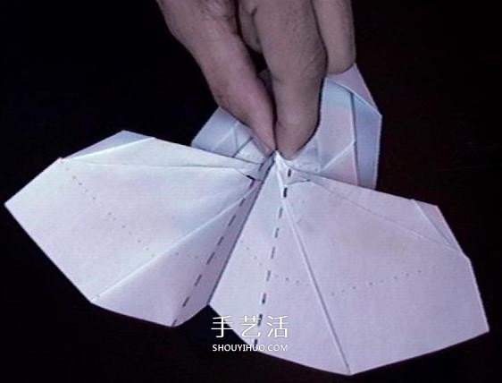 復(fù)仇者紙飛機(jī)的折法 折紙戰(zhàn)斗機(jī)的詳細(xì)圖解 -  itrip.net.cn