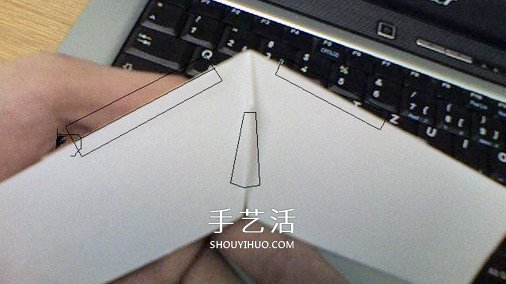 B-2轟炸機(jī)的折法圖解 折紙隱形轟炸機(jī)的方法 -  itrip.net.cn