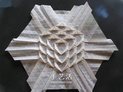 漂亮的平面折紙藝術(shù) 精美平面紙花的折法圖解 -  itrip.net.cn