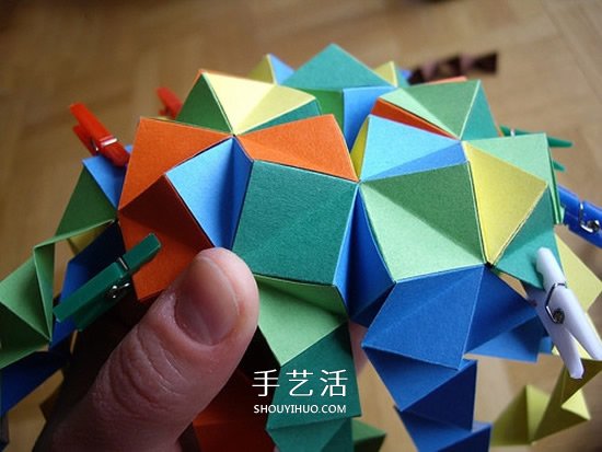 紙球的折法步驟圖片 折紙彩球的詳細(xì)步驟圖 -  itrip.net.cn