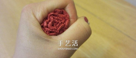 康乃馨怎么折詳細圖解 母親節(jié)康乃馨折紙教程 -  itrip.net.cn