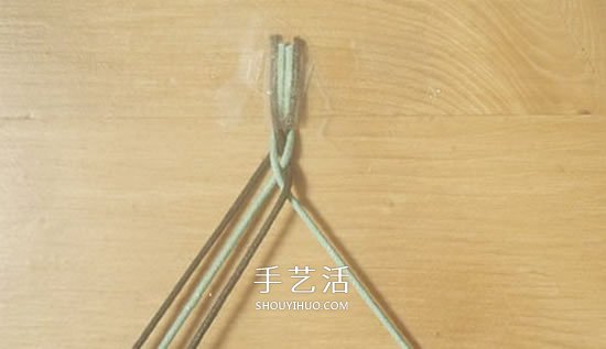 四股繩手鏈編法圖解 四根繩子編手鏈的教程 -  itrip.net.cn