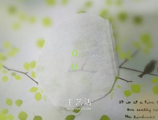 不織布做荷花發(fā)卡圖解 手工布藝蓮花發(fā)飾DIY -  itrip.net.cn