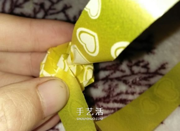 絲帶折玫瑰花戒指圖解 怎么折絲帶玫瑰戒指 -  itrip.net.cn