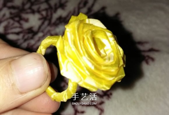 絲帶折玫瑰花戒指圖解 怎么折絲帶玫瑰戒指 -  itrip.net.cn