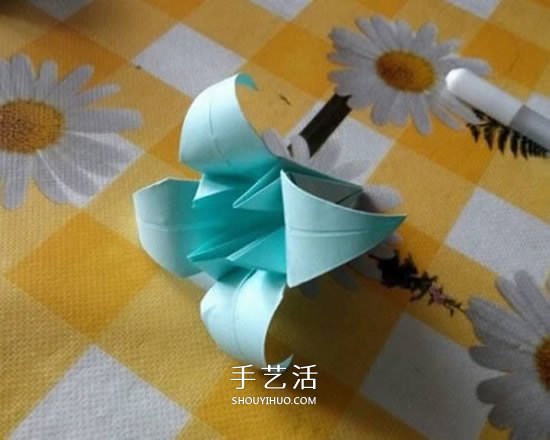 百合花怎么折圖解教程 折紙百合的過程步驟 -  itrip.net.cn