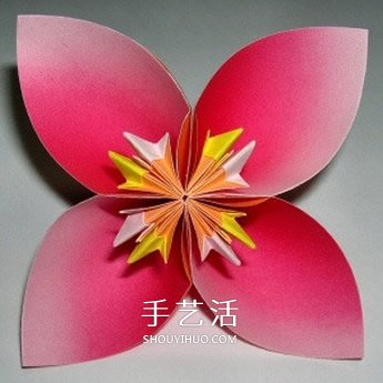 四瓣花的折紙方法圖解 六個組合成美麗花球 -  itrip.net.cn