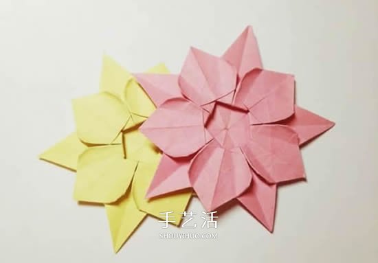 圣誕節(jié)折紙圣誕花圖解 平面圣誕花的折法步驟 -  itrip.net.cn