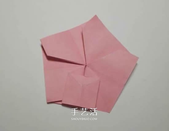 圣誕節(jié)折紙圣誕花圖解 平面圣誕花的折法步驟 -  itrip.net.cn