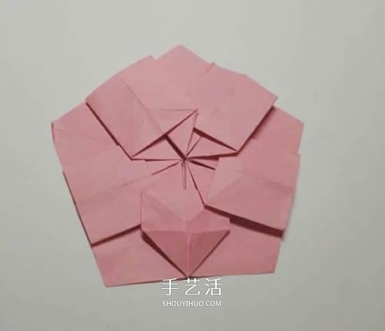 圣誕節(jié)折紙圣誕花圖解 平面圣誕花的折法步驟 -  itrip.net.cn