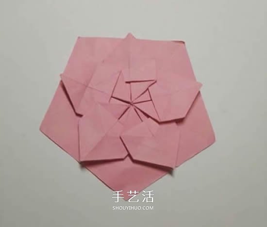 圣誕節(jié)折紙圣誕花圖解 平面圣誕花的折法步驟 -  itrip.net.cn
