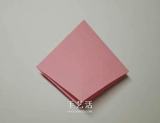 圣誕節(jié)折紙圣誕花圖解 平面圣誕花的折法步驟 -  itrip.net.cn