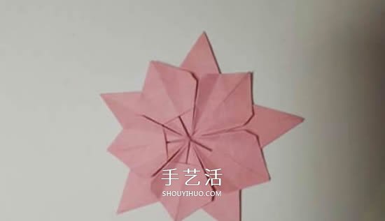 圣誕節(jié)折紙圣誕花圖解 平面圣誕花的折法步驟 -  itrip.net.cn