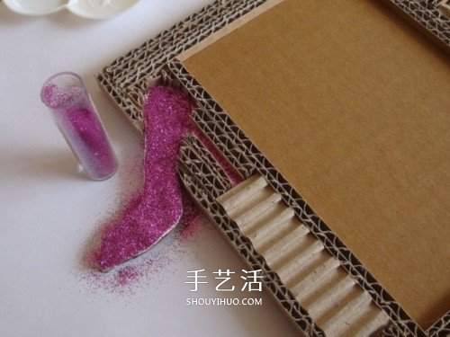 瓦楞紙制作創(chuàng)意相框 硬紙板廢物利用做相框 -  itrip.net.cn