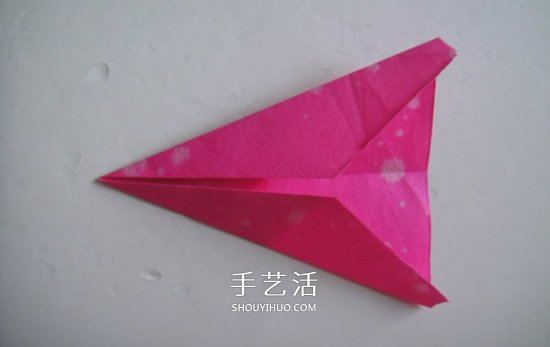 最簡單紙飛機(jī)怎么折 幼兒手工小飛機(jī)的折法 -  itrip.net.cn
