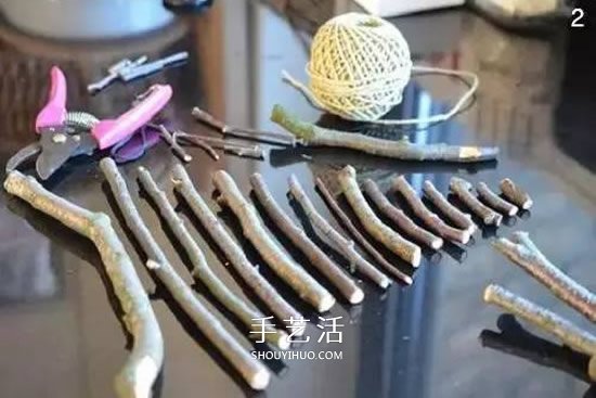 樹枝做圣誕樹掛飾方法 DIY簡單圣誕樹裝飾圖解 -  itrip.net.cn