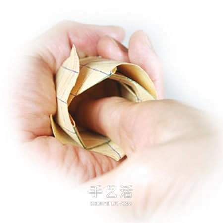 卷心玫瑰花的折紙步驟 手工卷心紙玫瑰的折法 -  itrip.net.cn
