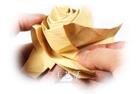 卷心玫瑰花的折紙步驟 手工卷心紙玫瑰的折法 -  itrip.net.cn