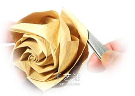 卷心玫瑰花的折紙步驟 手工卷心紙玫瑰的折法 -  itrip.net.cn