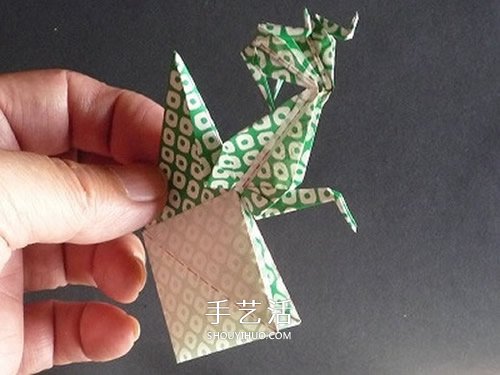 連體千紙鶴的折法圖解 一張紙折出三只紙鶴 -  itrip.net.cn