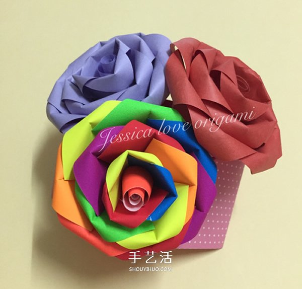 漂亮七彩玫瑰花的做法 簡單手工折紙彩虹玫瑰 -  itrip.net.cn