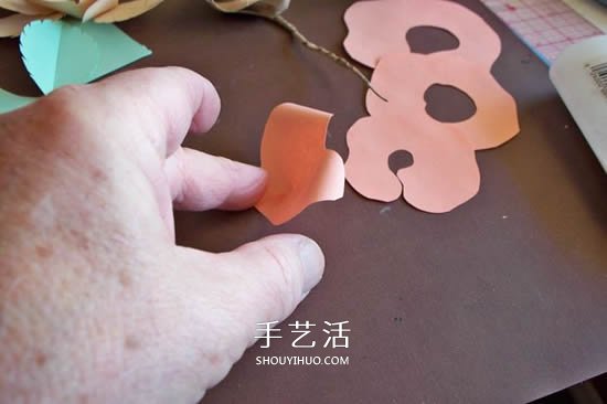 卡紙玫瑰花的做法圖解 簡單彩色紙玫瑰制作 -  itrip.net.cn