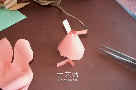 卡紙玫瑰花的做法圖解 簡單彩色紙玫瑰制作 -  itrip.net.cn