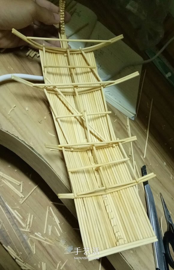 古代戰(zhàn)船模型手工制作 純以一次性筷子完成 -  itrip.net.cn