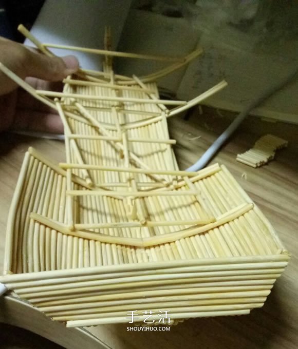 古代戰(zhàn)船模型手工制作 純以一次性筷子完成 -  itrip.net.cn