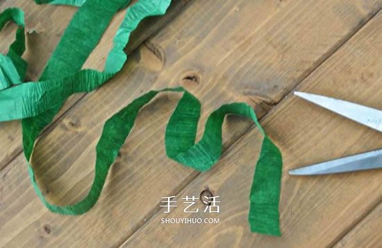 簡單皺紋紙圣誕樹做法 兒童自制圣誕樹的教程 -  itrip.net.cn
