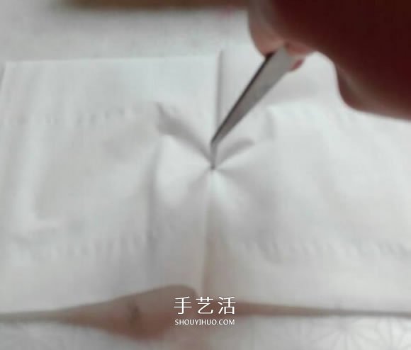 一張餐巾紙折玫瑰花 只需幾分鐘就可以搞定 -  itrip.net.cn