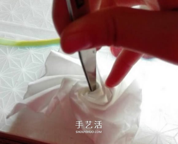 一張餐巾紙折玫瑰花 只需幾分鐘就可以搞定 -  itrip.net.cn